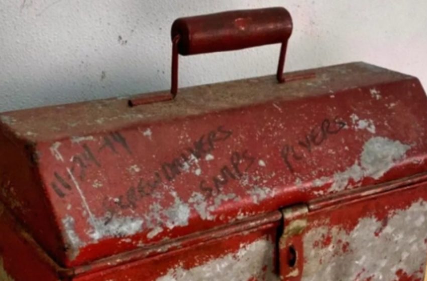  My Stepmother Tried to Buy My Father’s Toolbox for $5,000!: What I Found Inside Shocked Me!